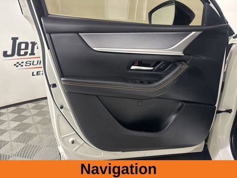 Used 2025 MAZDA CX-70 3.3 Turbo w/ Preferred Package image 9