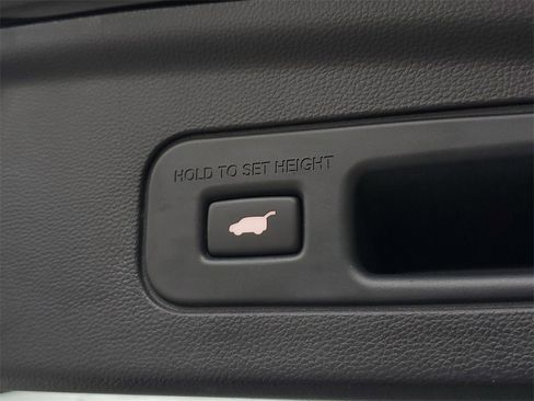 Certified 2023 Acura MDX SH-AWD w/ Technology Package image 10