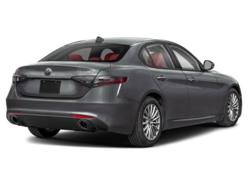 Used 2024 Alfa Romeo Giulia Ti AWD/4WD image 2