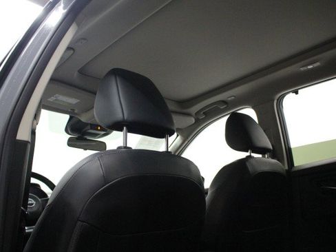 Used 2023 Nissan Rogue SV w/ SV Premium B Package image 27