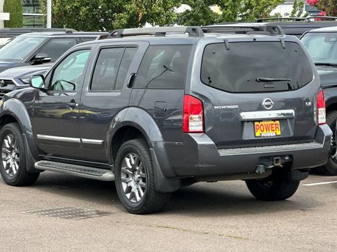 Used 2011 Nissan Pathfinder LE w/ Navigation Pkg AWD/4WD image 6