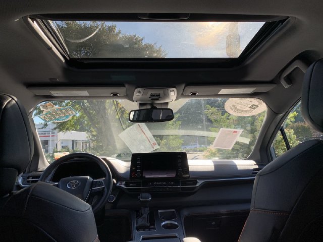Certified 2024 Toyota Sienna XSE FWD image 32