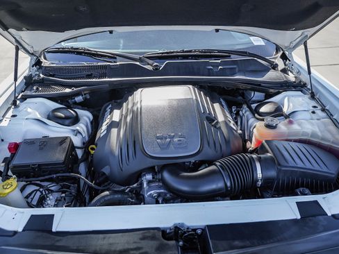 Used 2022 Dodge Challenger R/T w/ Plus Package image 27