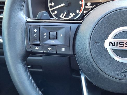 Used 2021 Nissan Rogue SL w/ Premium Package image 19