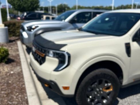 Used 2025 Ford Maverick Tremor AWD/4WD image 5