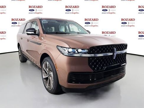 New 2026 Lincoln Navigator L Black Label AWD/4WD image 1