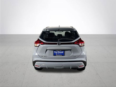 Used 2021 Nissan Kicks SR image 7