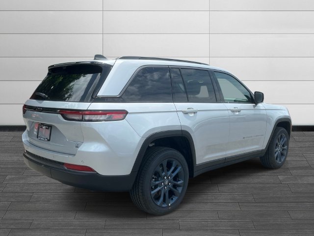 New 2026 Jeep Grand Cherokee Limited AWD/4WD image 3
