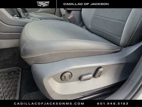 Used 2024 Volkswagen Taos SE image 8