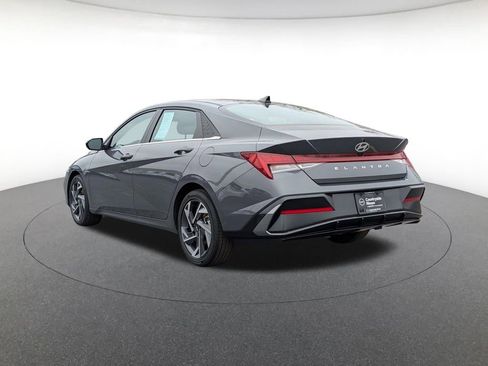 Used 2025 Hyundai Elantra SEL image 7