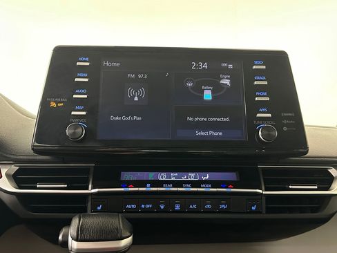 Used 2021 Toyota Sienna XLE image 26