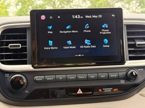 Used 2023 Hyundai Venue Limited w/ Cargo Package FWD image 14