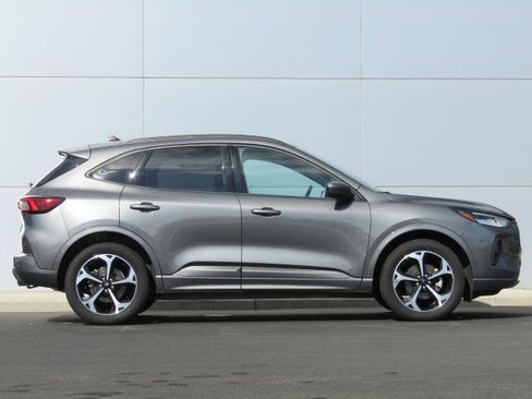 Used 2023 Ford Escape ST-Line Select image 6