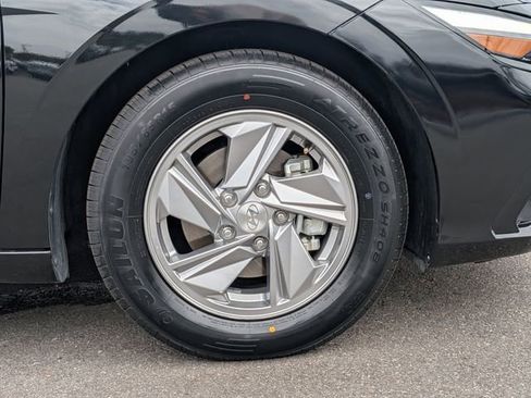 Used 2024 Hyundai Elantra SE image 11