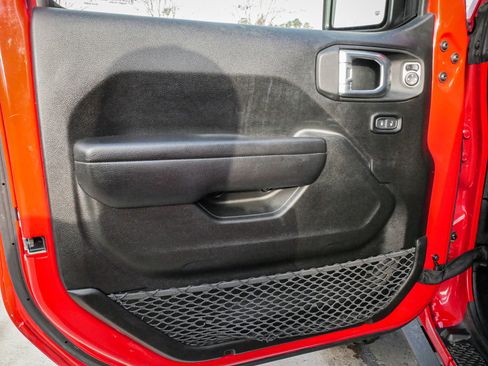 Used 2021 Jeep Gladiator Rubicon w/ LED Lighting Group image 14