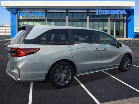 New 2026 Honda Odyssey Touring image 5