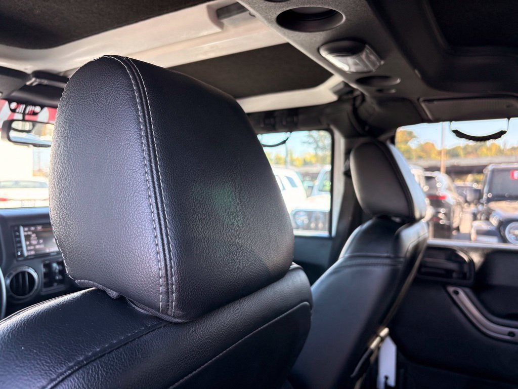 Used 2018 Jeep Wrangler Unlimited Sahara AWD/4WD image 25