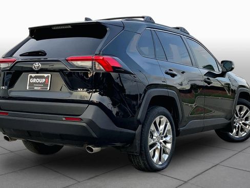 Used 2021 Toyota RAV4 XLE Premium FWD image 12