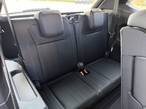 Used 2022 Volkswagen Tiguan SE R-Line FWD image 30