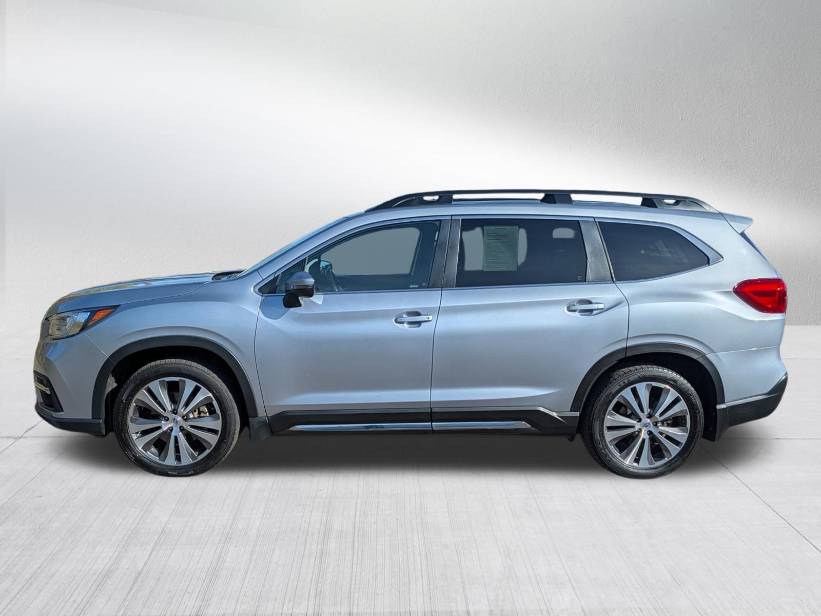 Used 2022 Subaru Ascent Limited w/ Technology Package AWD/4WD image 4