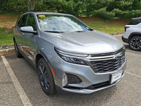 Certified 2023 Chevrolet Equinox RS FWD image 3