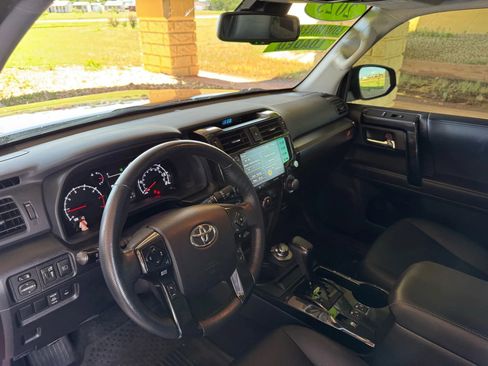 Used 2023 Toyota 4Runner 40th Anniversary SE image 10