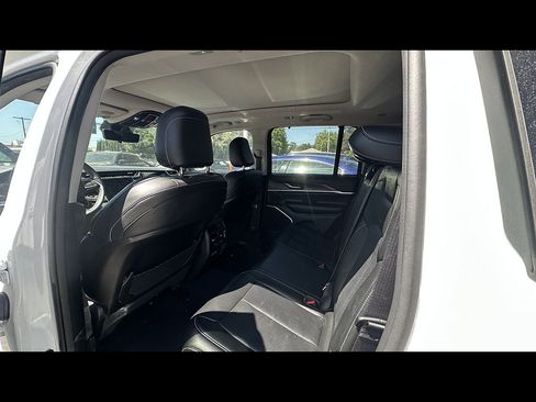 Used 2022 Jeep Grand Cherokee Limited 4xe w/ Luxury Tech Group II AWD/4WD image 6