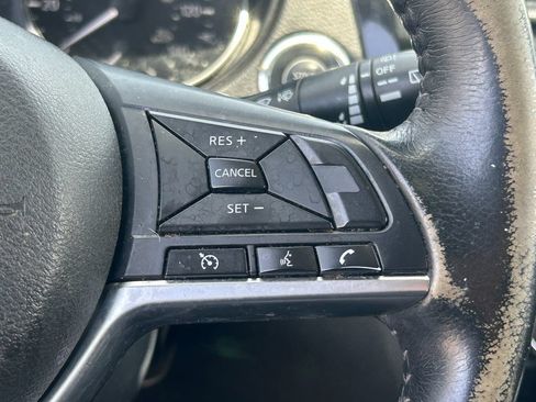 Used 2018 Nissan Rogue SV FWD image 20
