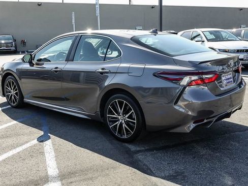 Used 2024 Toyota Camry SE FWD image 4