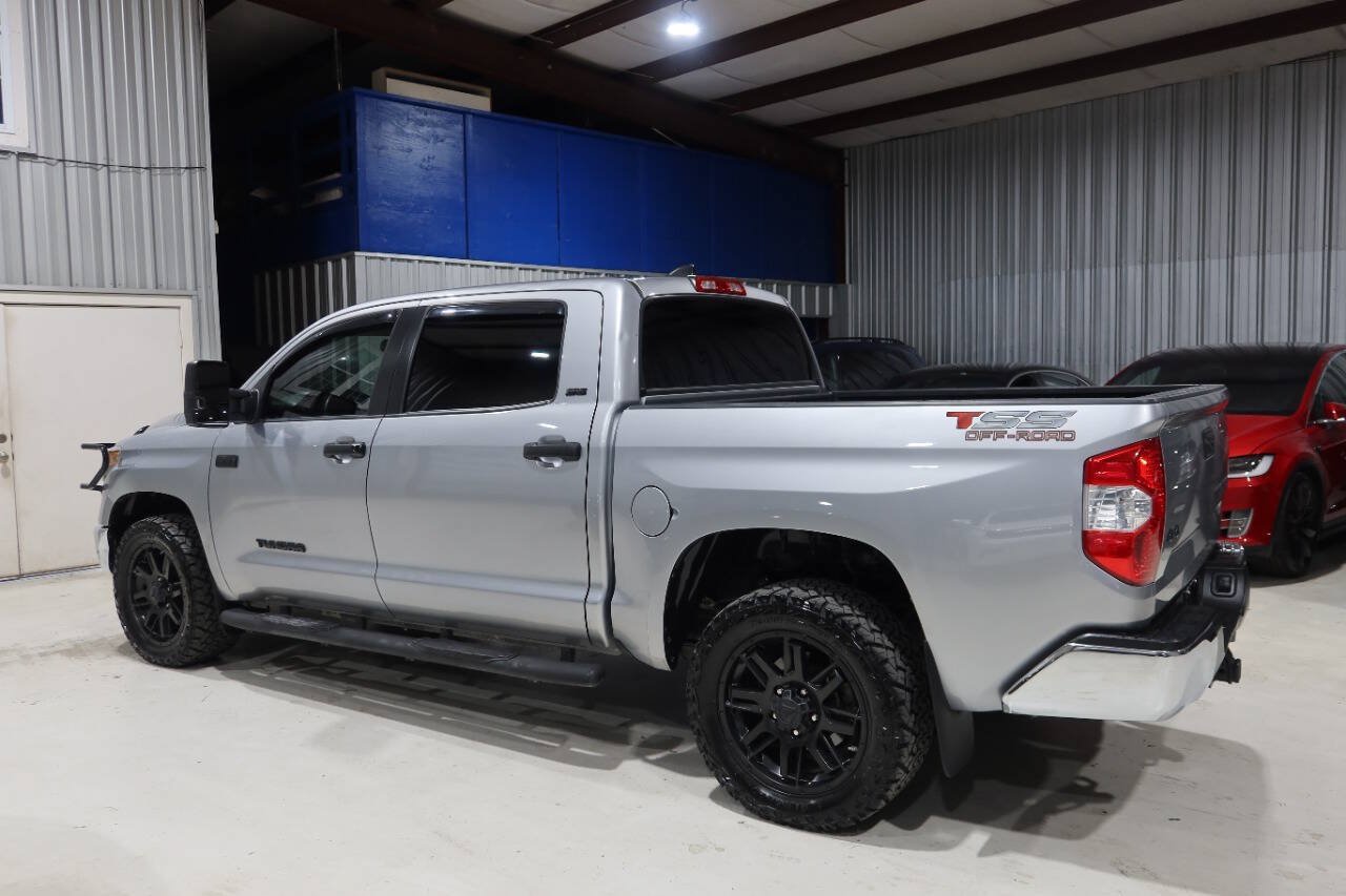 Used 2021 Toyota Tundra SR5 w/ SR5 Upgrade Package AWD/4WD image 2