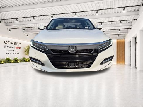 Used 2019 Honda Accord Touring image 3