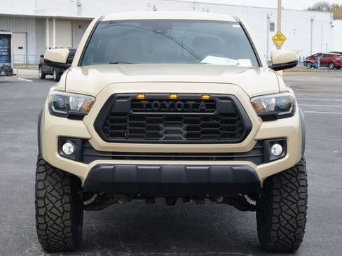 Used 2019 Toyota Tacoma TRD Off-Road image 23