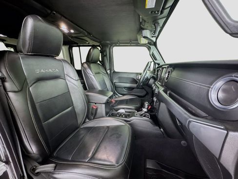 Used 2020 Jeep Wrangler Unlimited Sahara w/ Uconnect 4C Nav & Sound Group image 21