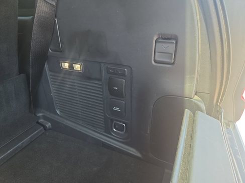 Used 2025 Ford Expedition Platinum AWD/4WD image 31