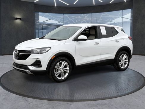 Used 2020 Buick Encore GX Preferred w/ Cold Weather Comfort Package FWD image 2