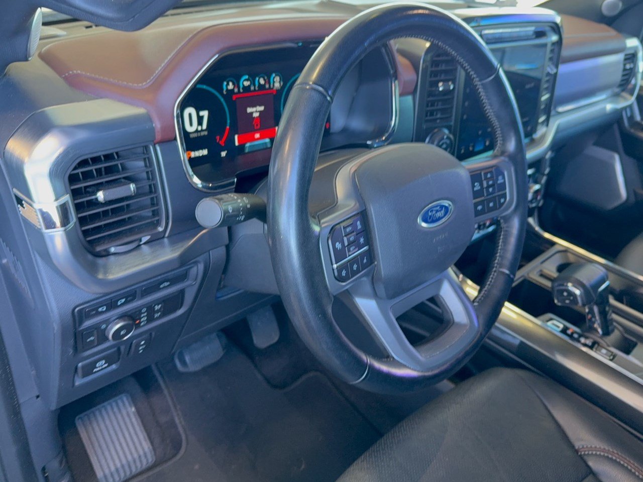 Used 2021 Ford F150 Lariat w/ Equipment Group 502A High AWD/4WD image 4