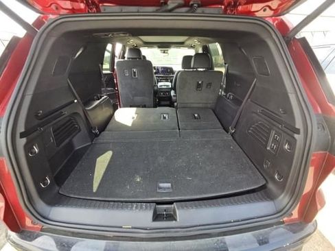 Used 2024 Chevrolet Traverse RS w/ LPO, Floor Liner Package image 9