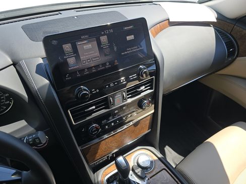 Used 2024 Nissan Armada SL w/ Captain's Chairs Package AWD/4WD image 37