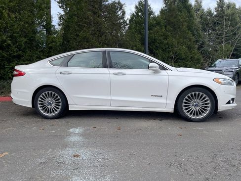 Used 2013 Ford Fusion Titanium w/ Titanium Driver Assist Pkg image 3