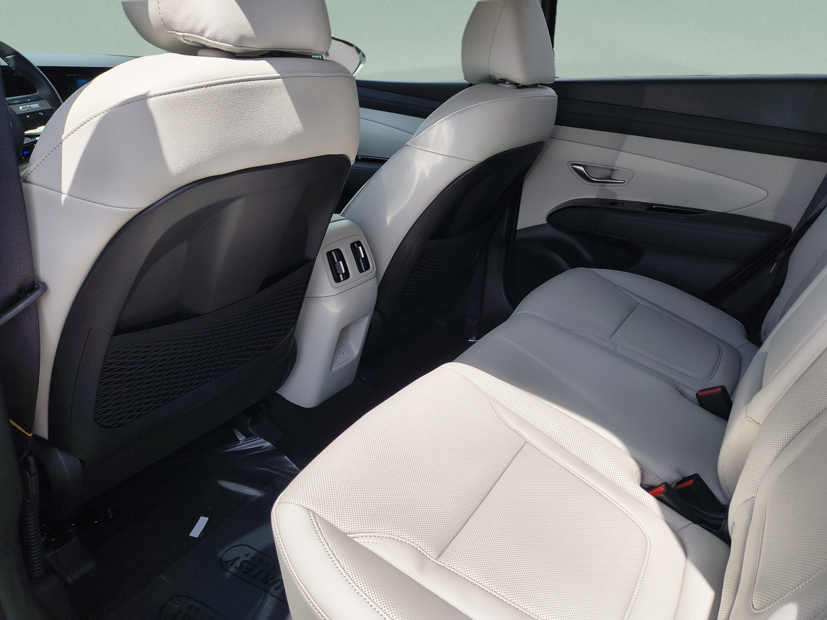 New 2026 Hyundai Tucson Limited FWD image 14