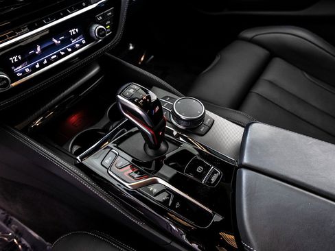 Certified 2022 BMW M5 w/ Competition Package image 23