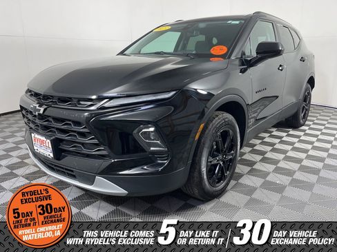 Used 2023 Chevrolet Blazer LT w/ Midnight/Sport Edition image 11