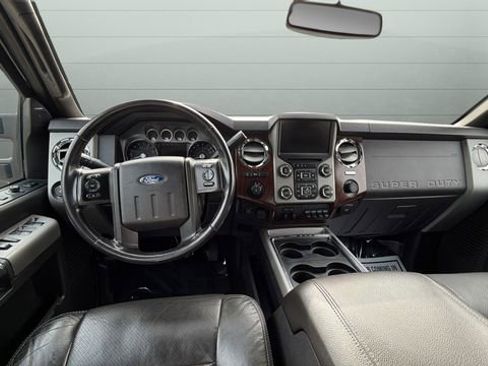 Used 2015 Ford F250 Lariat w/ Lariat Interior Package image 11