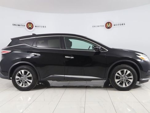 Used 2017 Nissan Murano S image 2