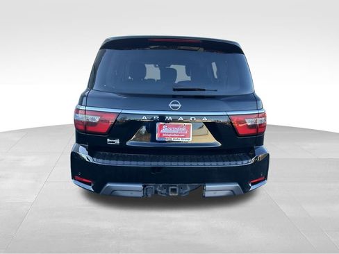 Used 2022 Nissan Armada SV image 3