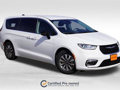 Used 2024 Chrysler Pacifica Limited