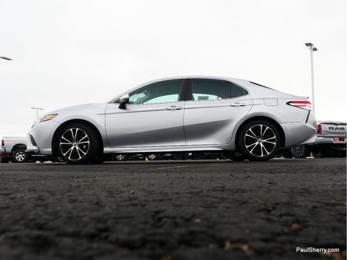 Used 2020 Toyota Camry SE image 14