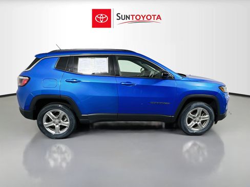 Used 2024 Jeep Compass Latitude w/ Altitude Special Edition AWD/4WD image 2