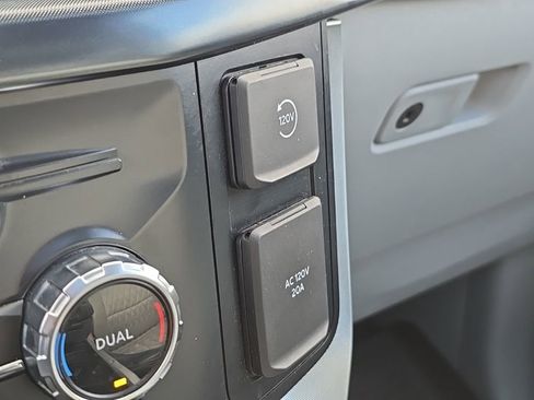 Used 2023 Ford F150 Limited image 50