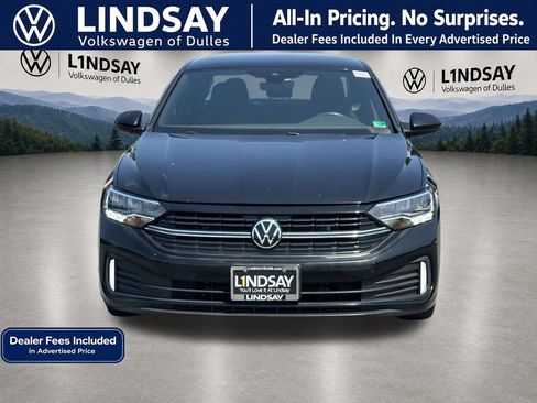 Used 2024 Volkswagen Jetta Sport FWD image 3